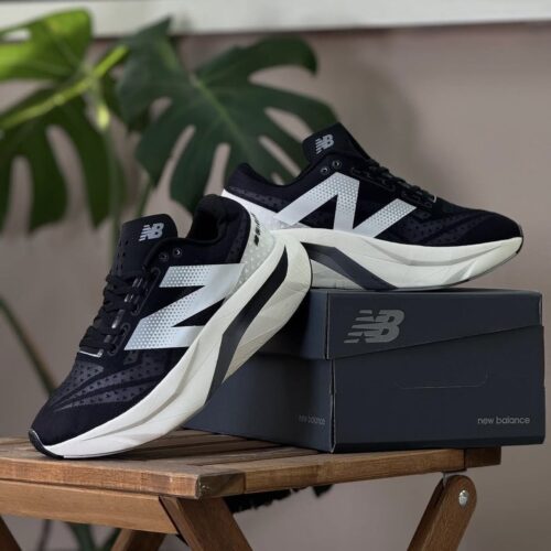 NEW BALANCE RUNNER NEGRA BLANCA