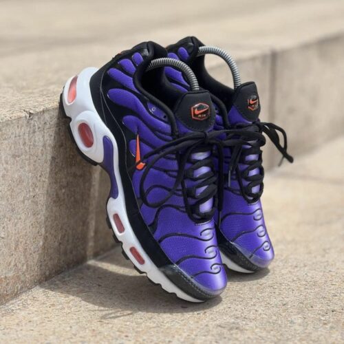 NIKE TN MORADA NEGRA