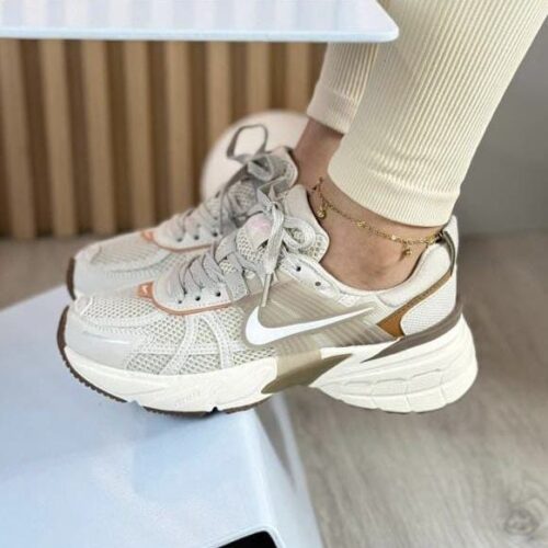NIKE V2K BEIGE GRIS