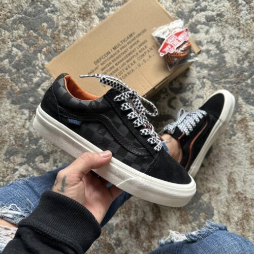 VANS NEGRA CAMUFLADA