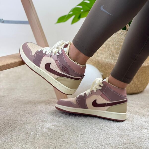 JORDAN RETRO 1 BOTA PALO ROSA JORDAN RETRO 1 BOTA PALO ROSA