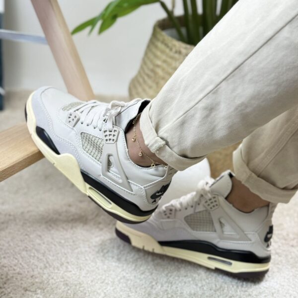 JORDAN RETRO 4 BEIGE NEGRA JORDAN RETRO 4 BLANCA BEIGE